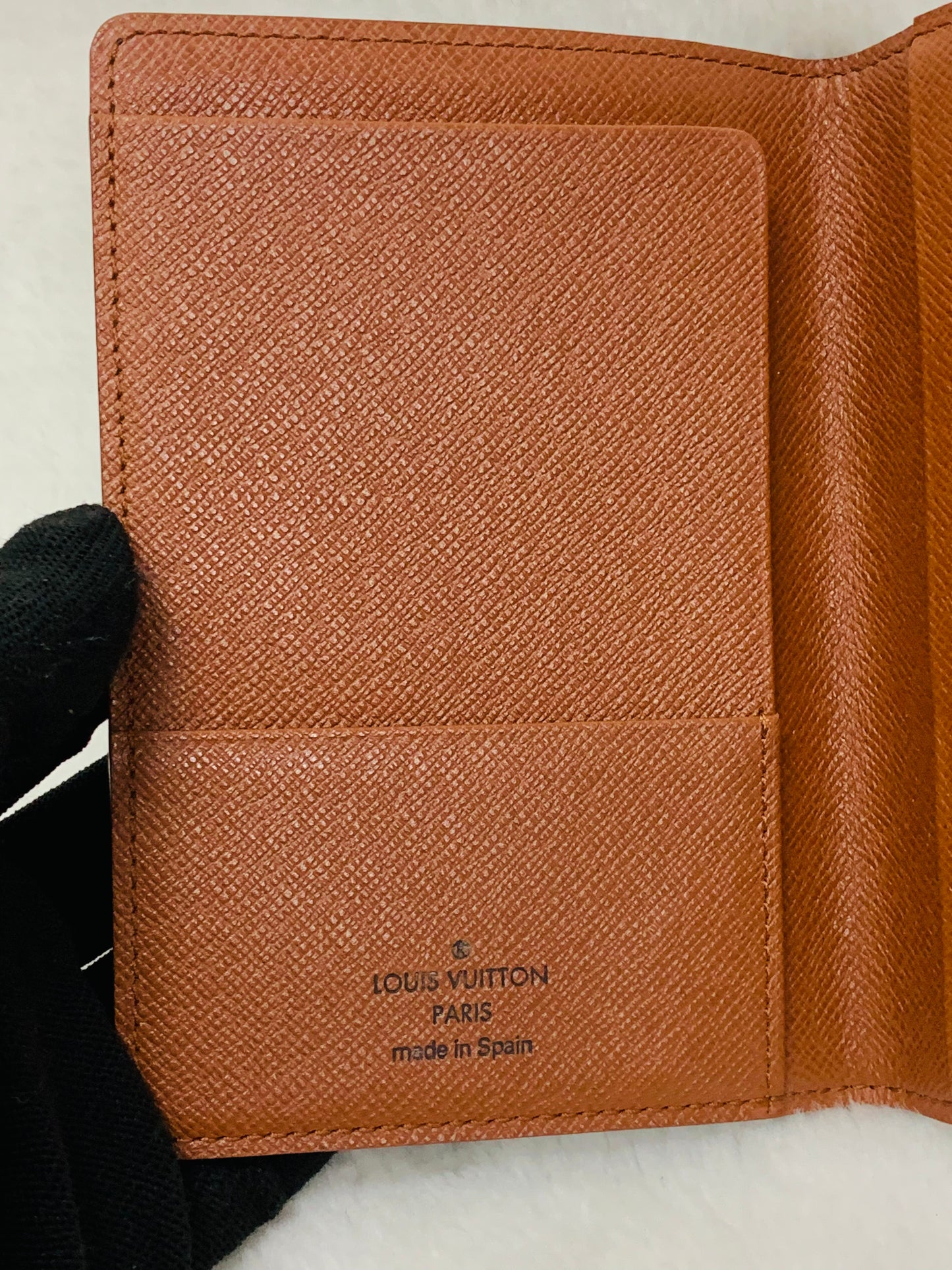 LOUIS VUITTON Passport Case Monogram