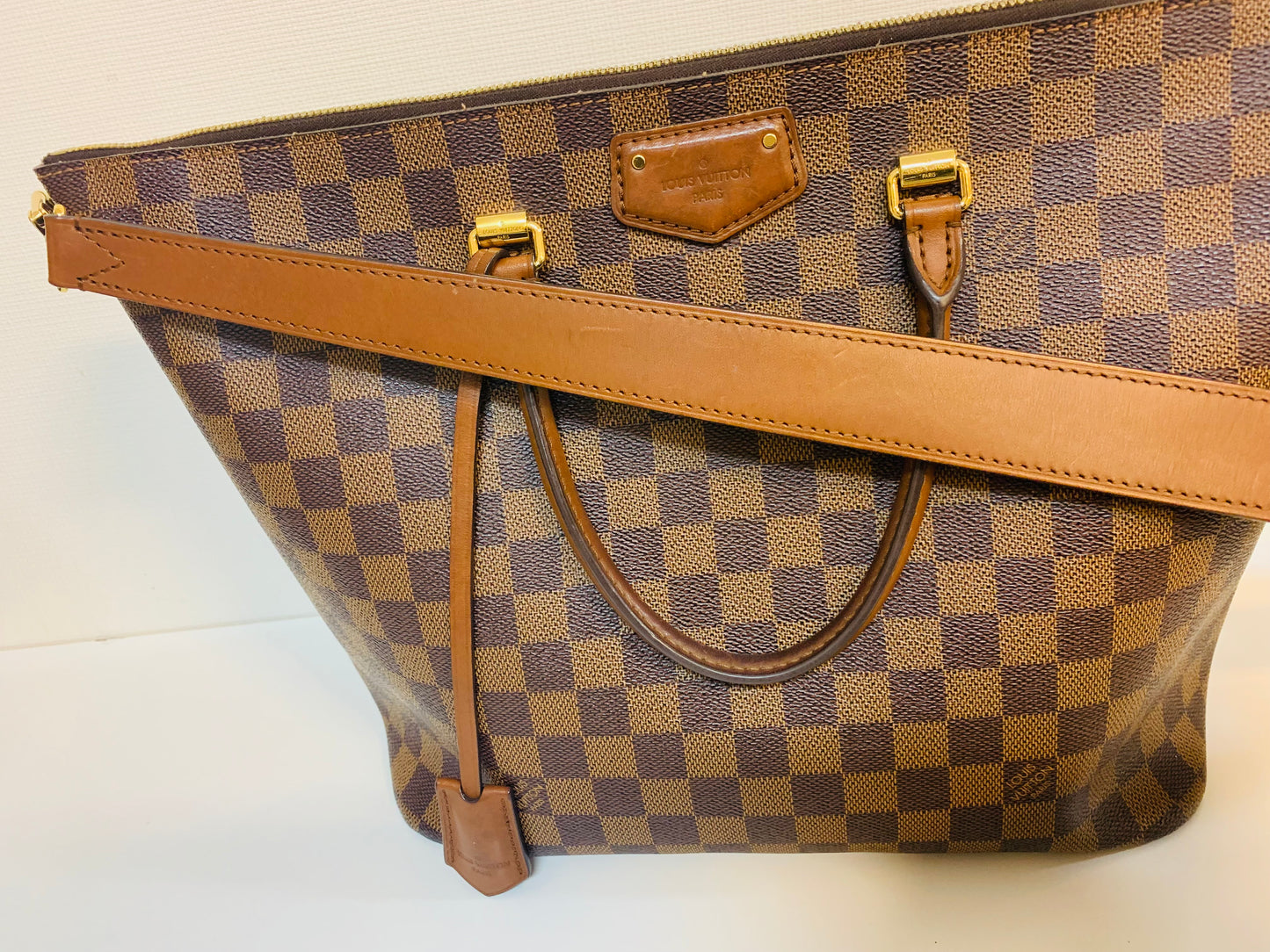 LOUIS VUITTON Belmont Tote bag DE