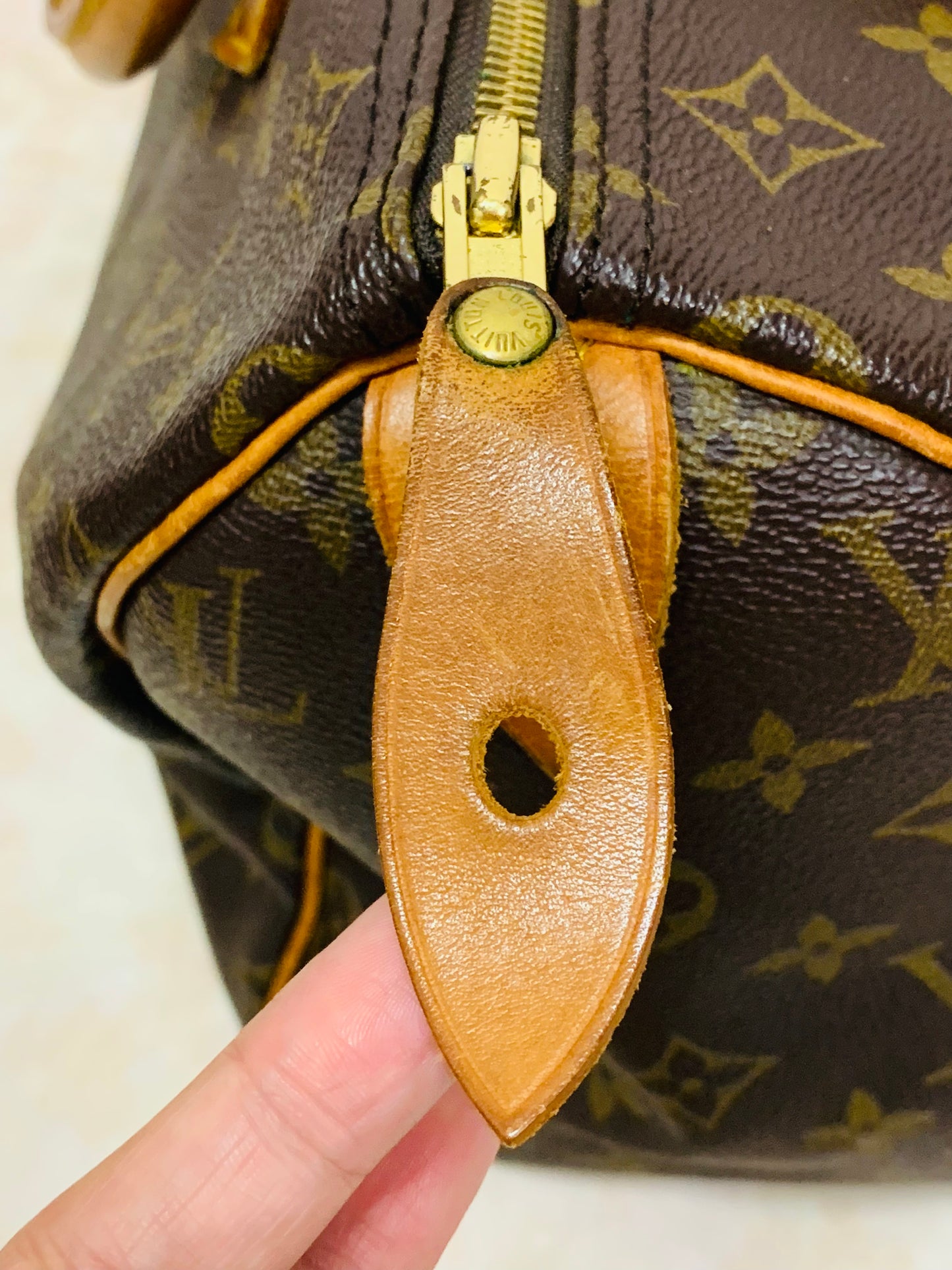 LOUIS VUITTON Speedy 30