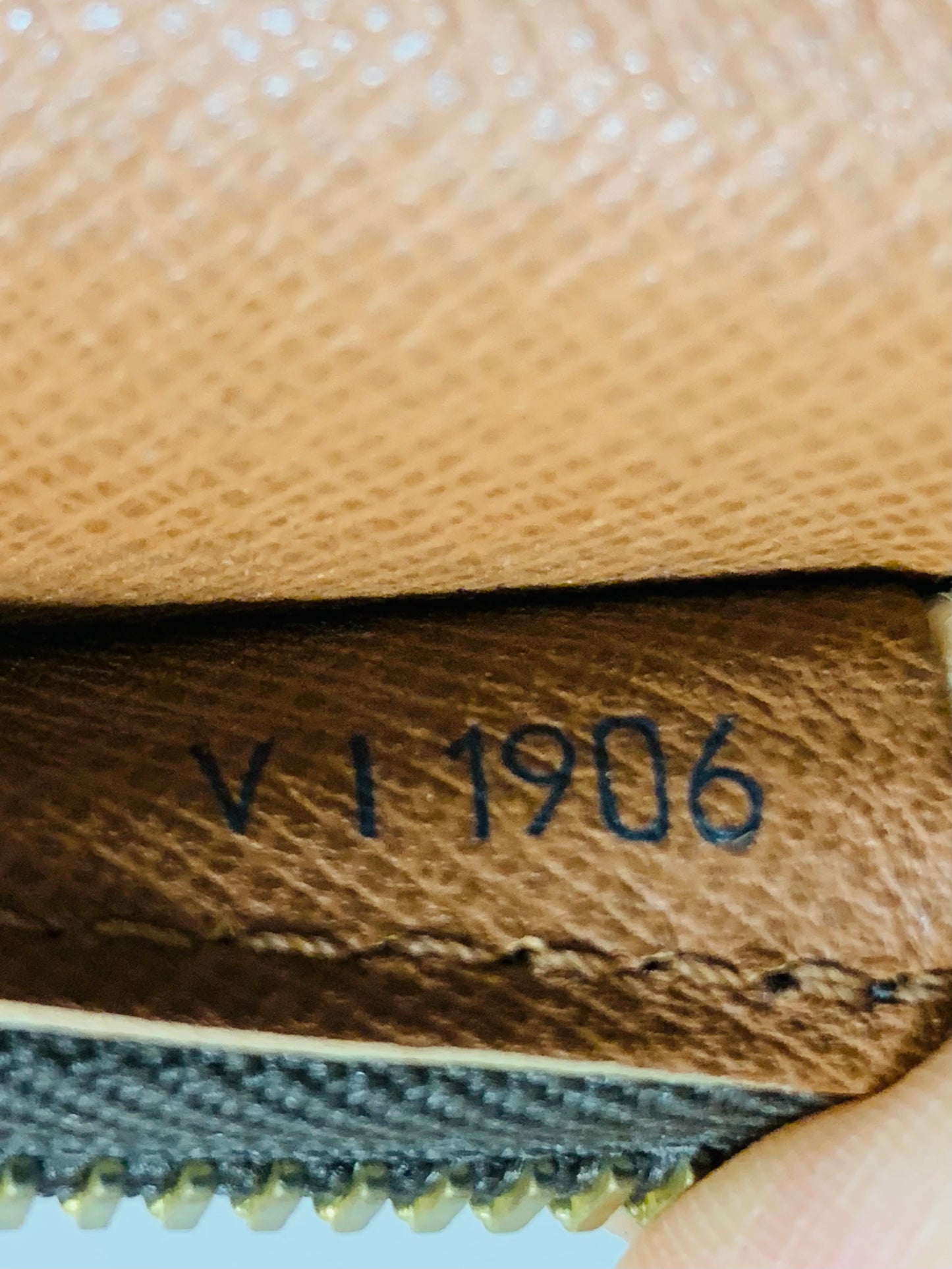 Louis Vuitton Babylone Shoulder Bag (used)