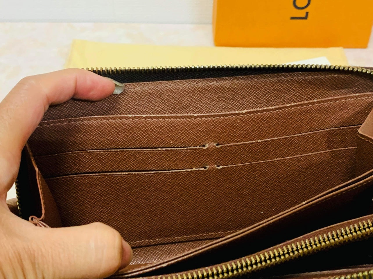LOUIS VUITTON Zippy Wallet Monogram