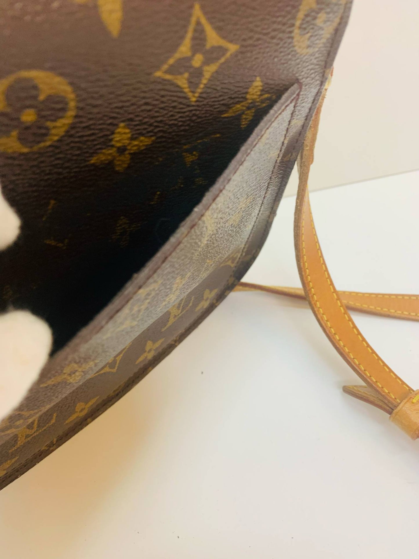 Louis Vuitton Saint Cloud MM