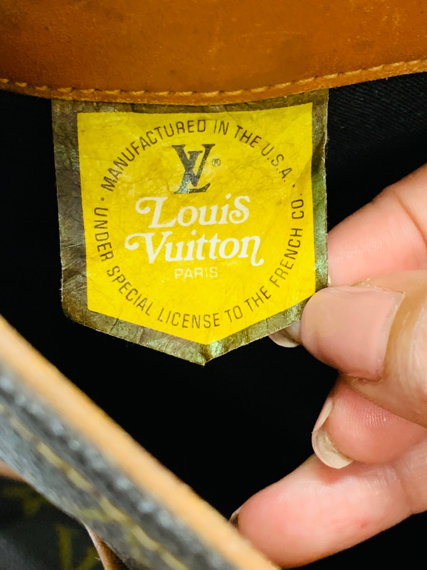LOUIS VUITTON Bucket PM French Company