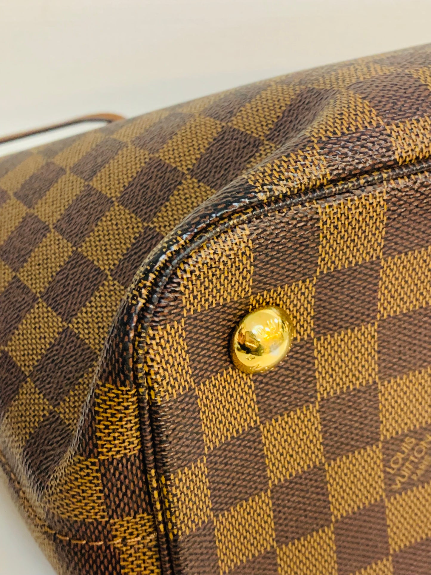 LOUIS VUITTON Belmont Tote bag DE