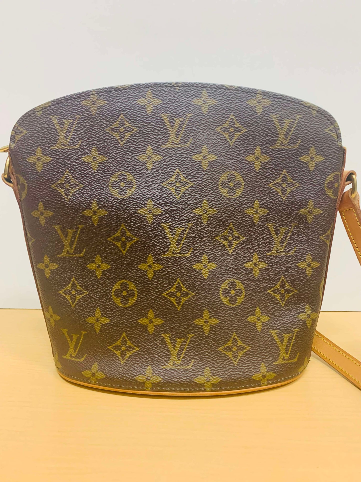 LOUIS VUITTON Drouot Monogram Crossbody bag(used)