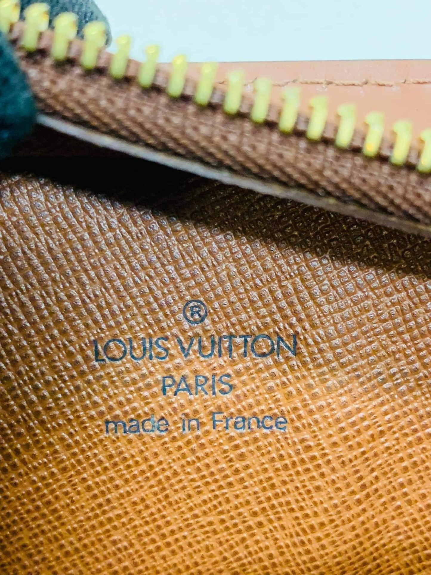 LOUIS VUITTON  Pochette Homme clutch