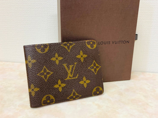LOUIS VUITTON BI-FOLD MENS WALLET