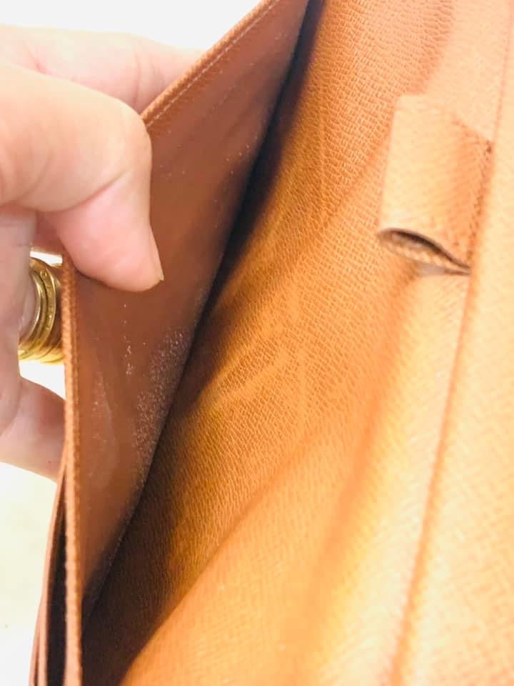 LOUIS VUITTON International Wallet Monogram