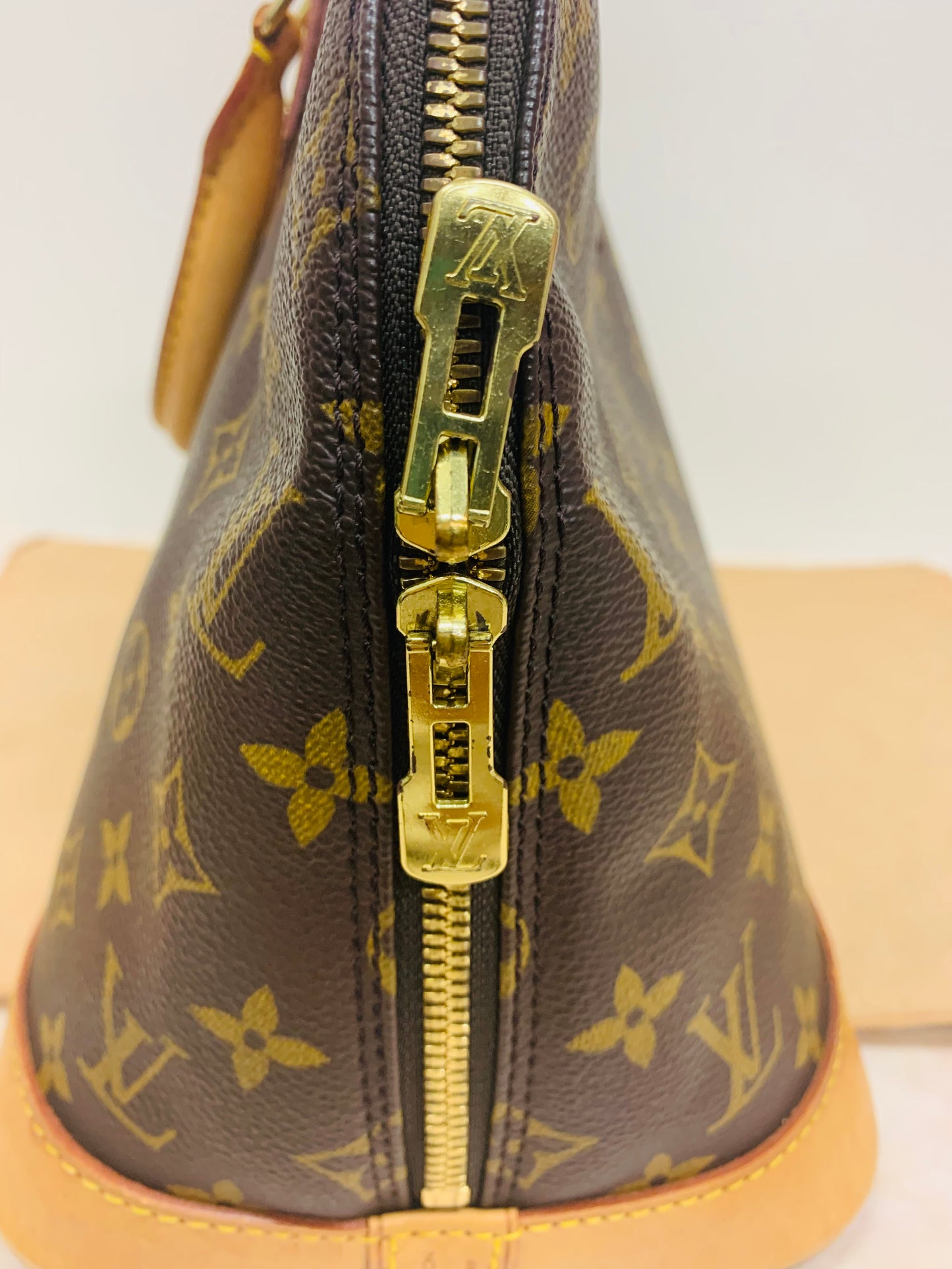 LOUIS VUITTON ALMA PM