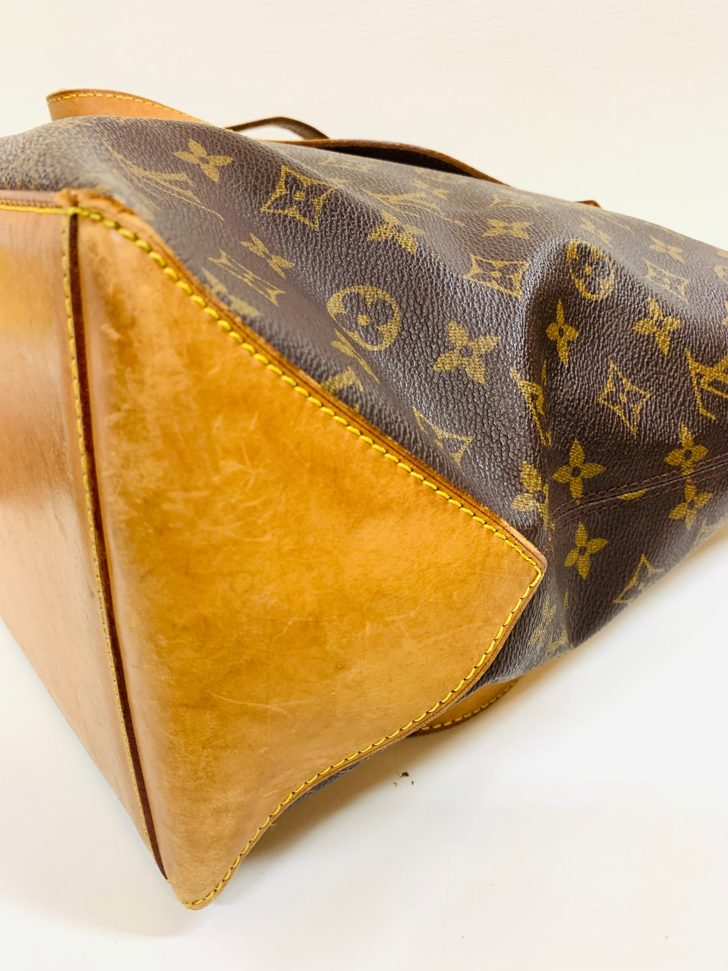LOUIS VUITTON CABAS MEZZO TOTE BAG