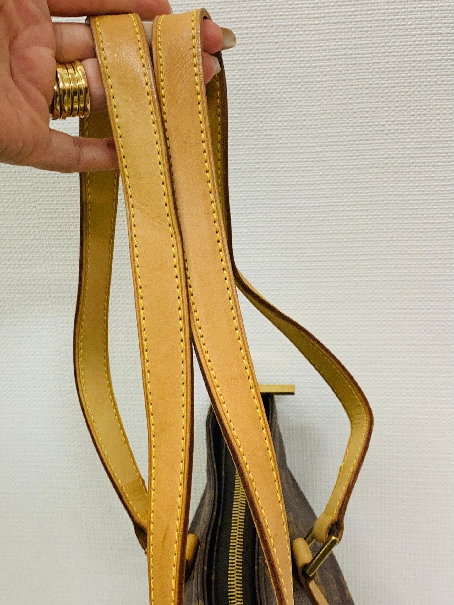 LOUIS VUITTON Cabas Mezzo Tote bag