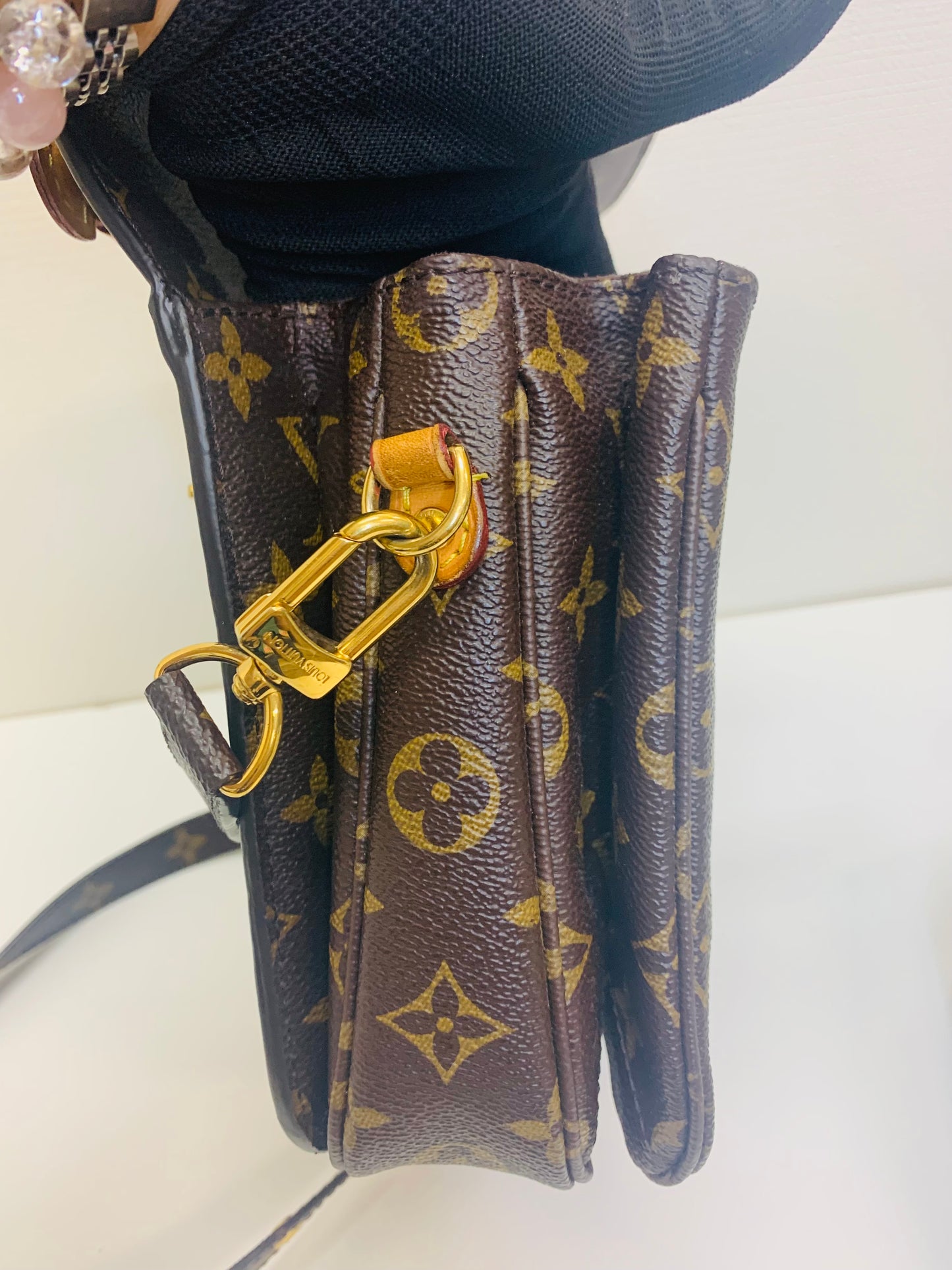 Louis Vuitton Pochette Métis Monogram