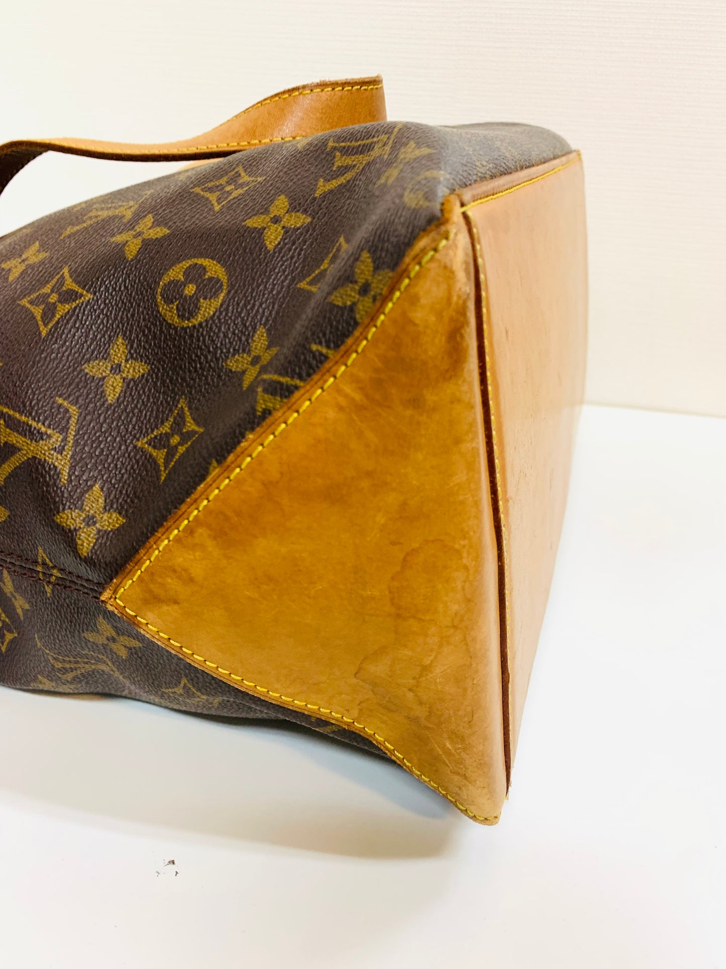 LOUIS VUITTON CABAS MEZZO TOTE BAG
