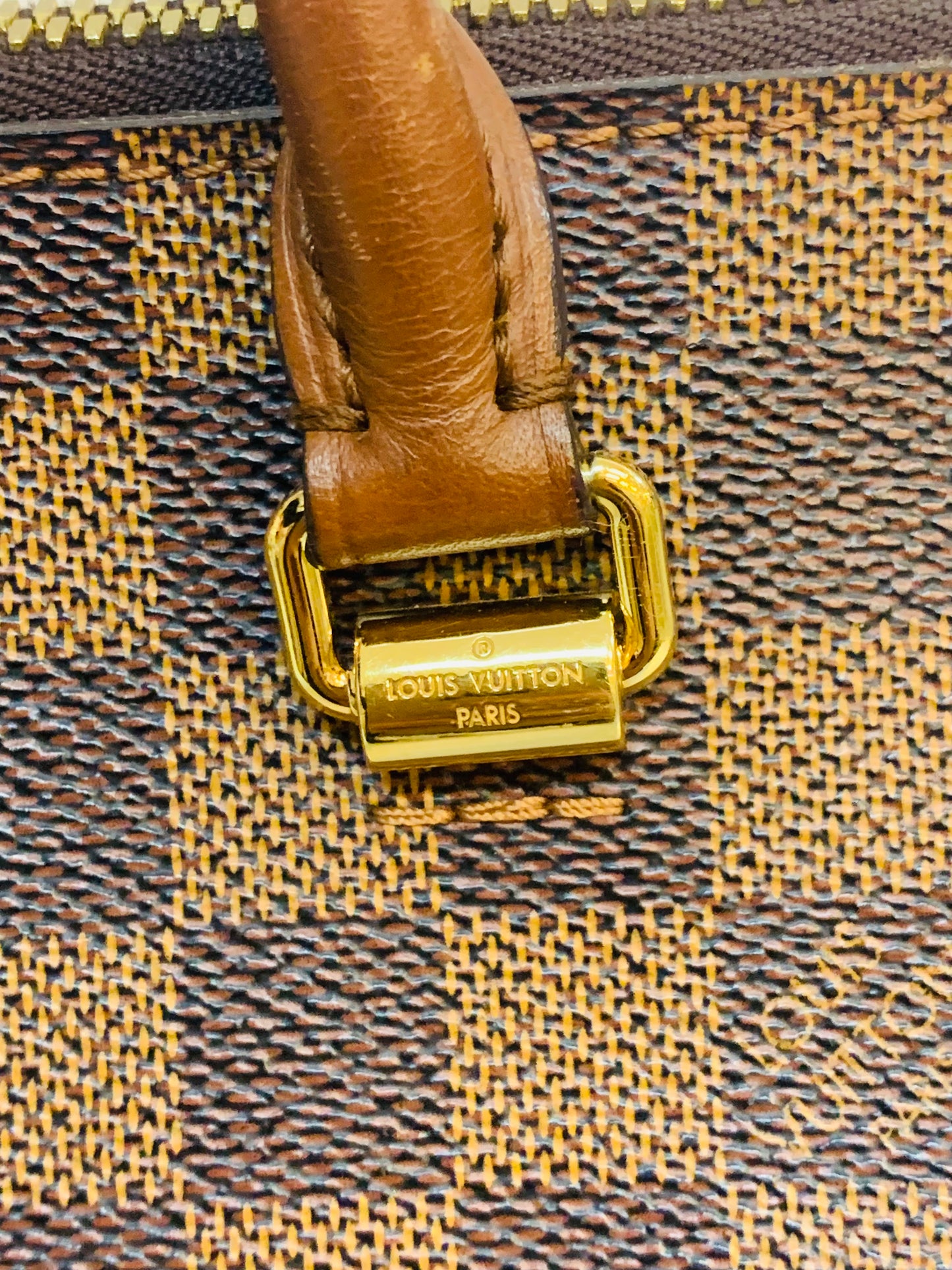 LOUIS VUITTON Belmont Tote bag DE