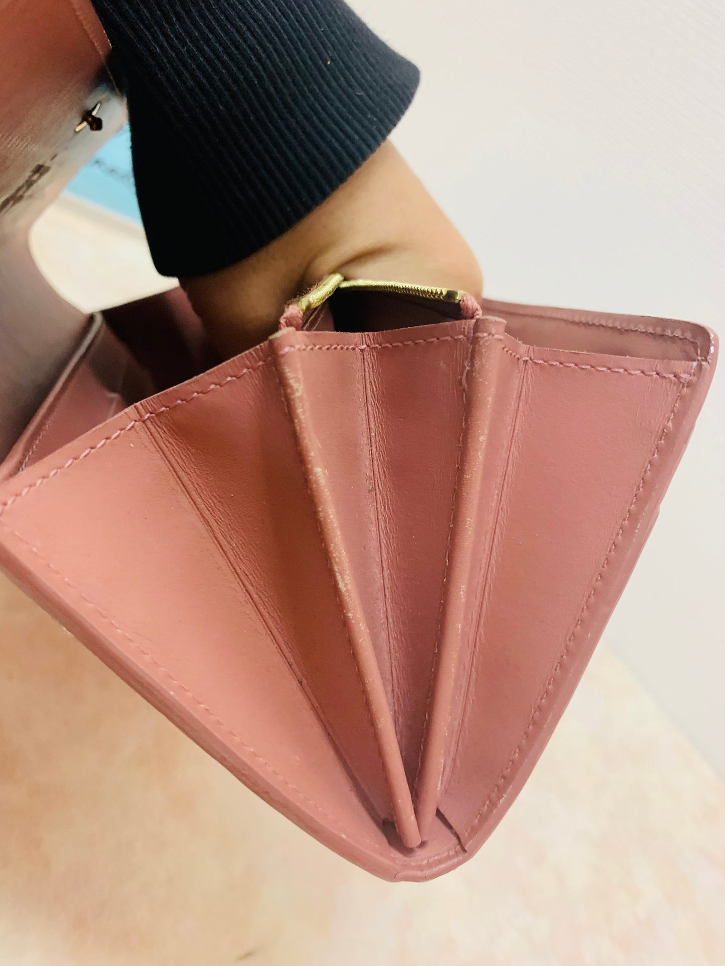 LOUIS VUITTON Vernis Ikat Rose Velour Wallet
