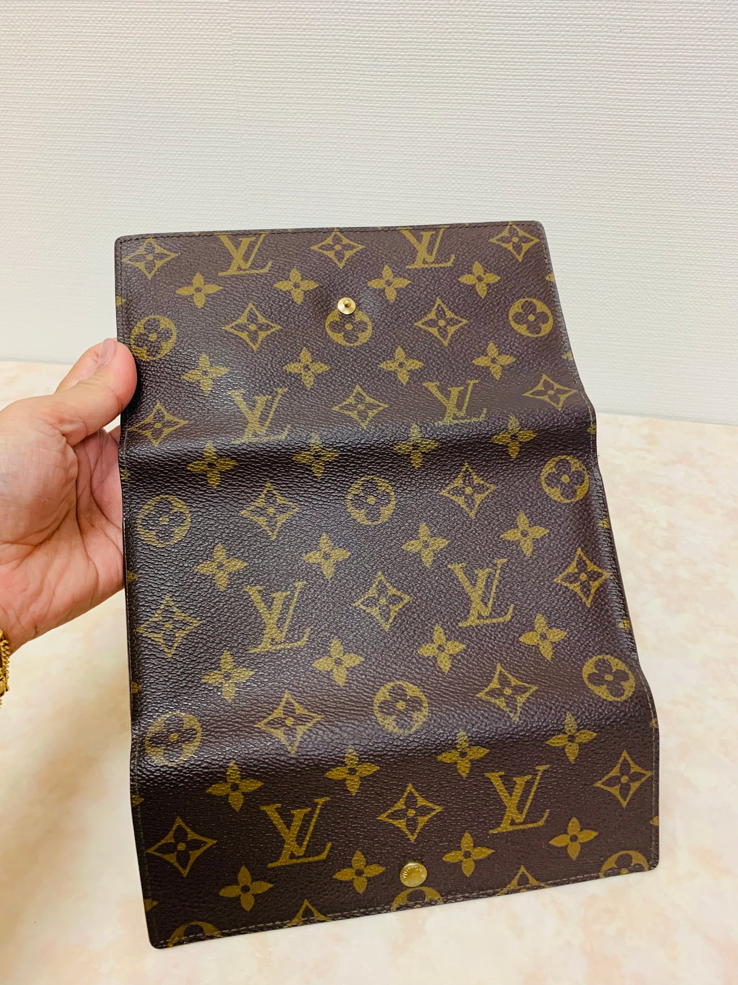 LOUIS VUITTON  International wallet Monogram