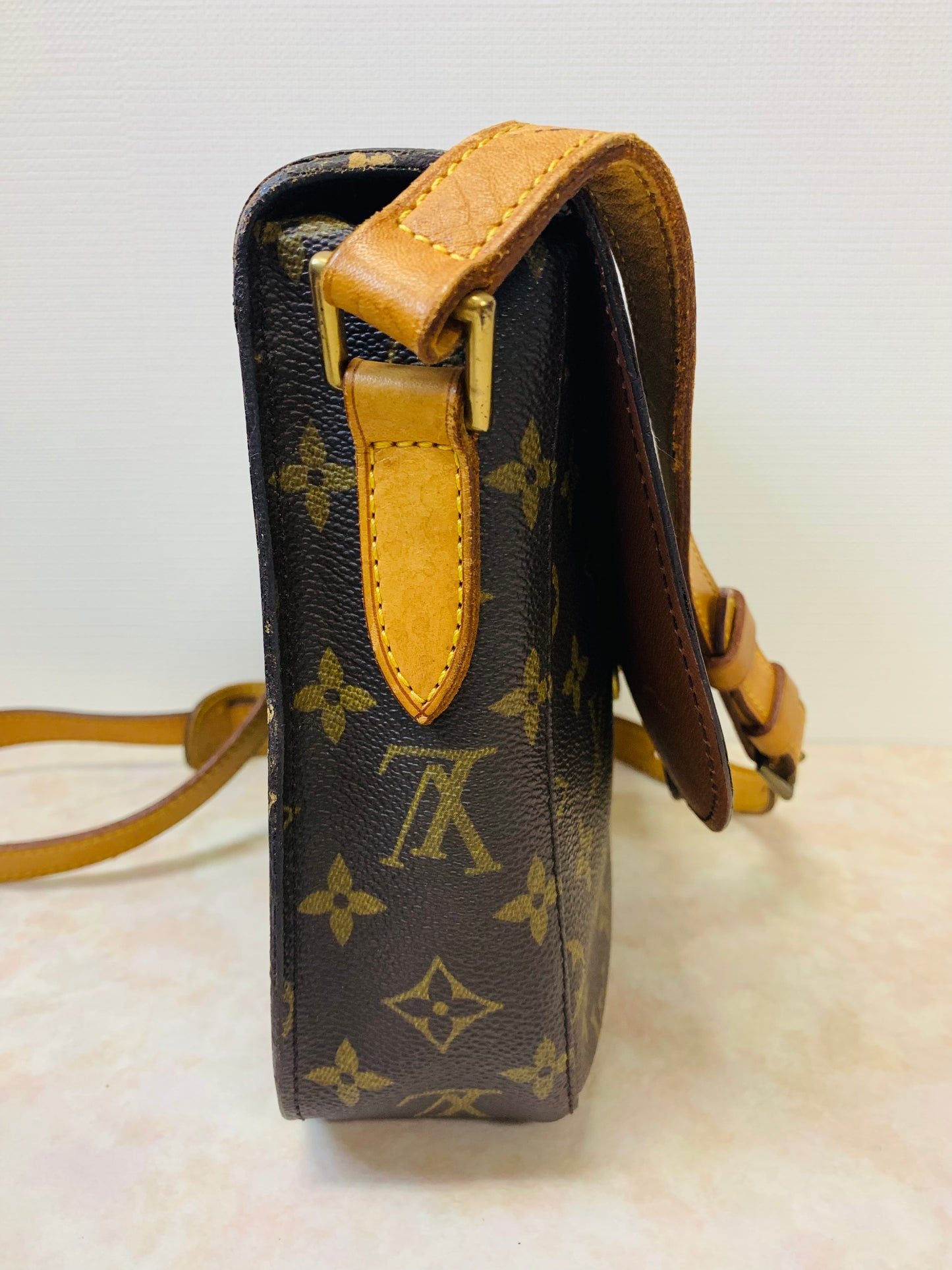 LOUIS VUITTON Saint Cloud GM