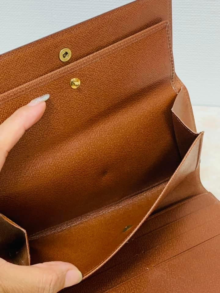 LOUIS VUITTON International Wallet Monogram