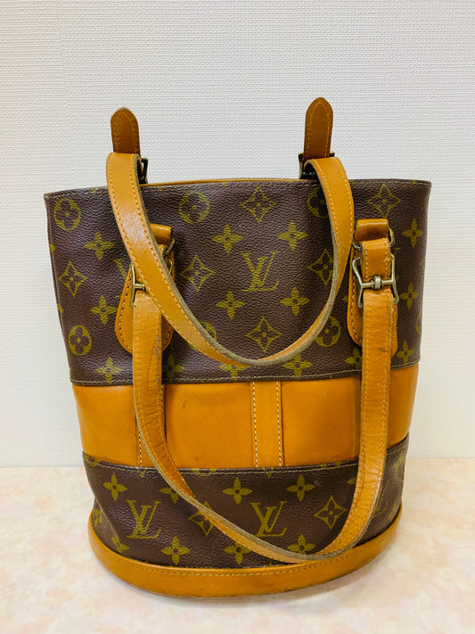 LOUIS VUITTON Bucket PM French Company