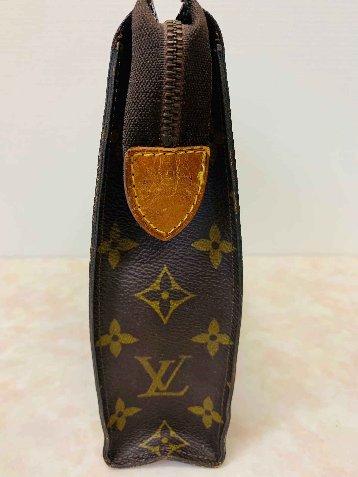LOUIS VUITTON Toiletry 26 Monogram