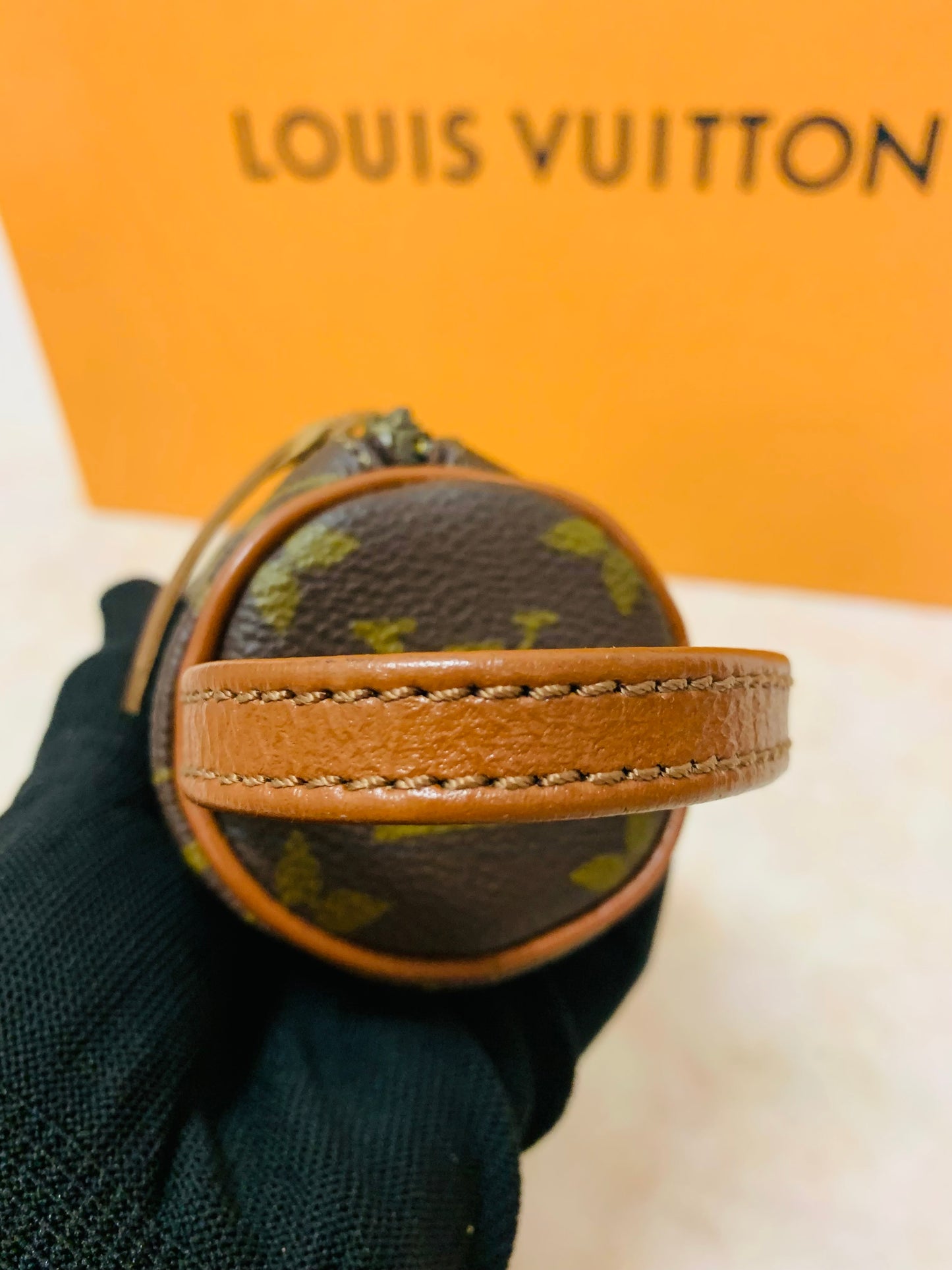 LOUIS VUITTON Golf Ball Pouch/Pen or lipstick case