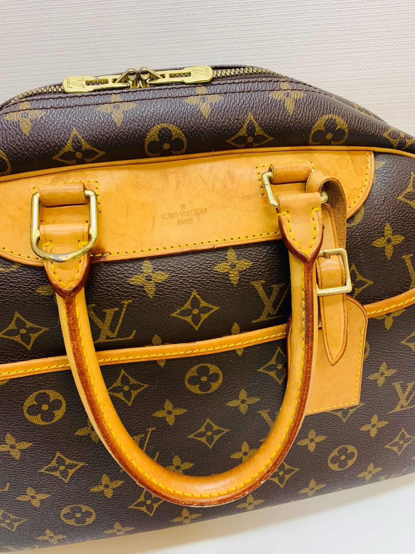 LOUIS VUITTON Deauville Monogram