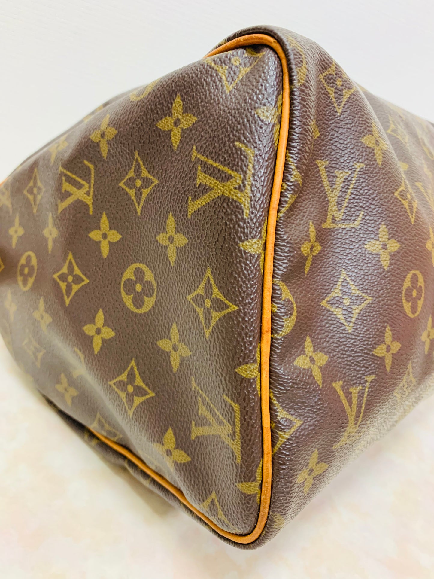 LOUIS VUITTON Speedy 30