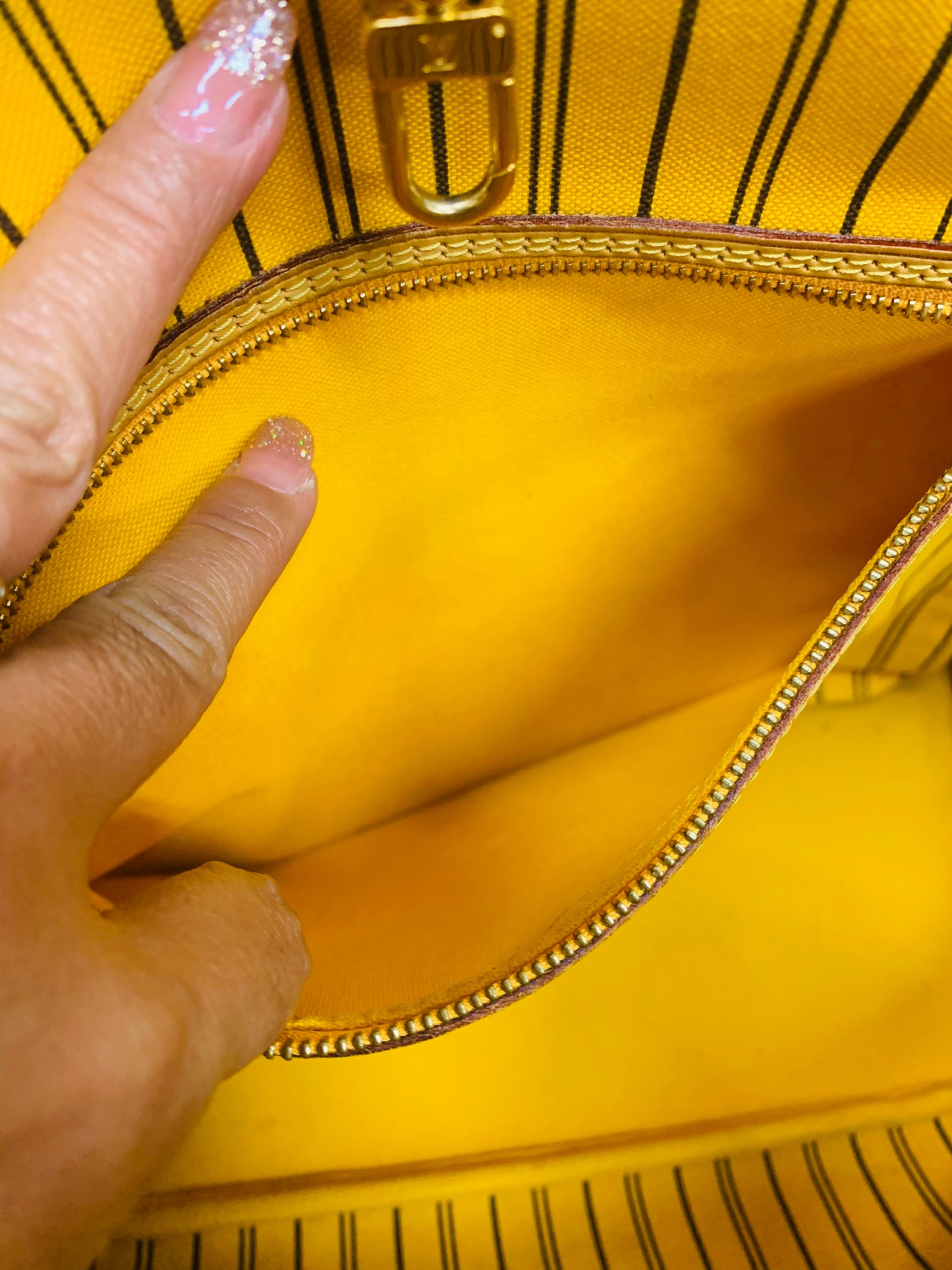 Used Louis Vuitton Limited Edition Neverful MM Mimosa with pouch