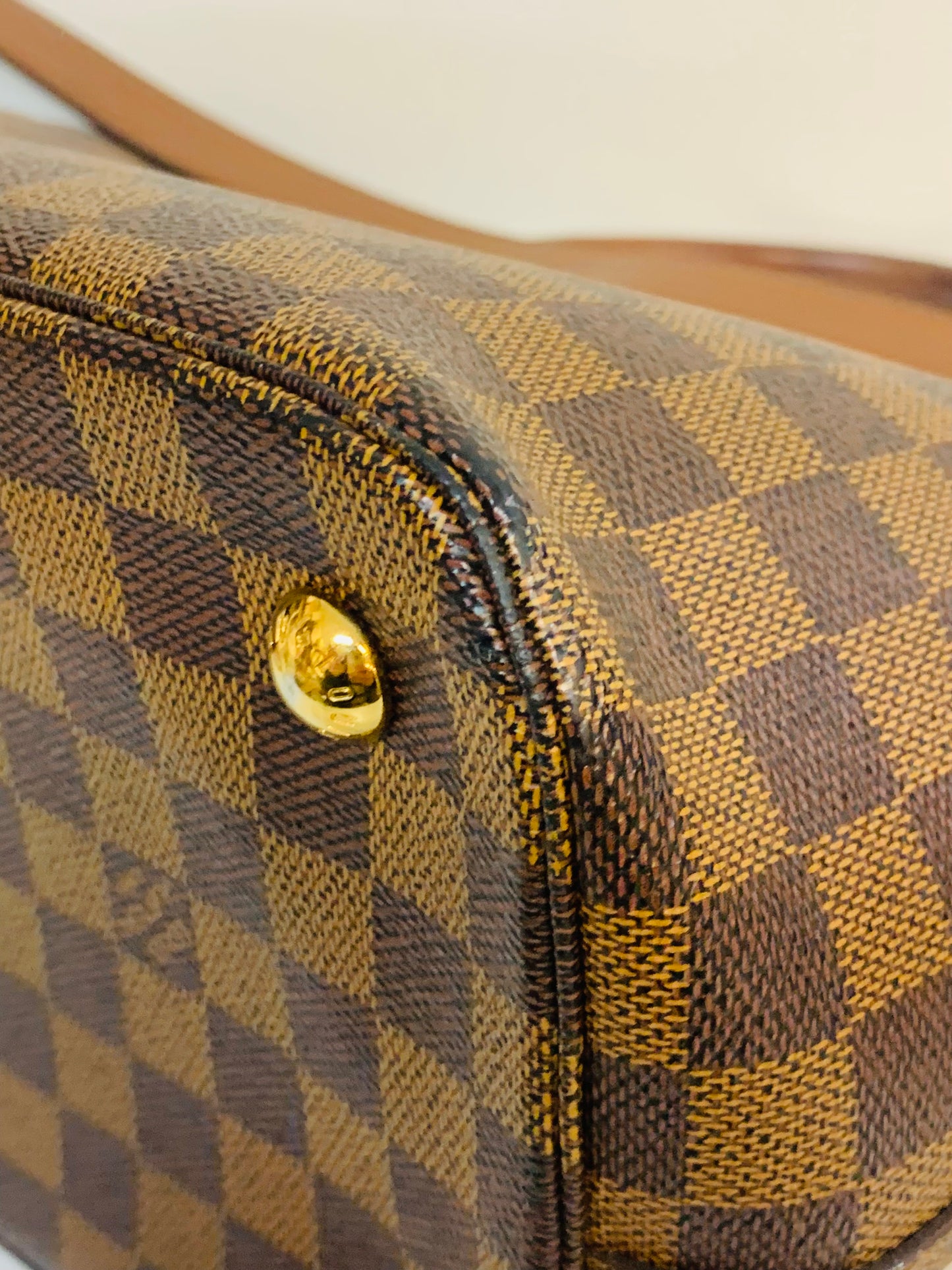 LOUIS VUITTON Belmont Tote bag DE