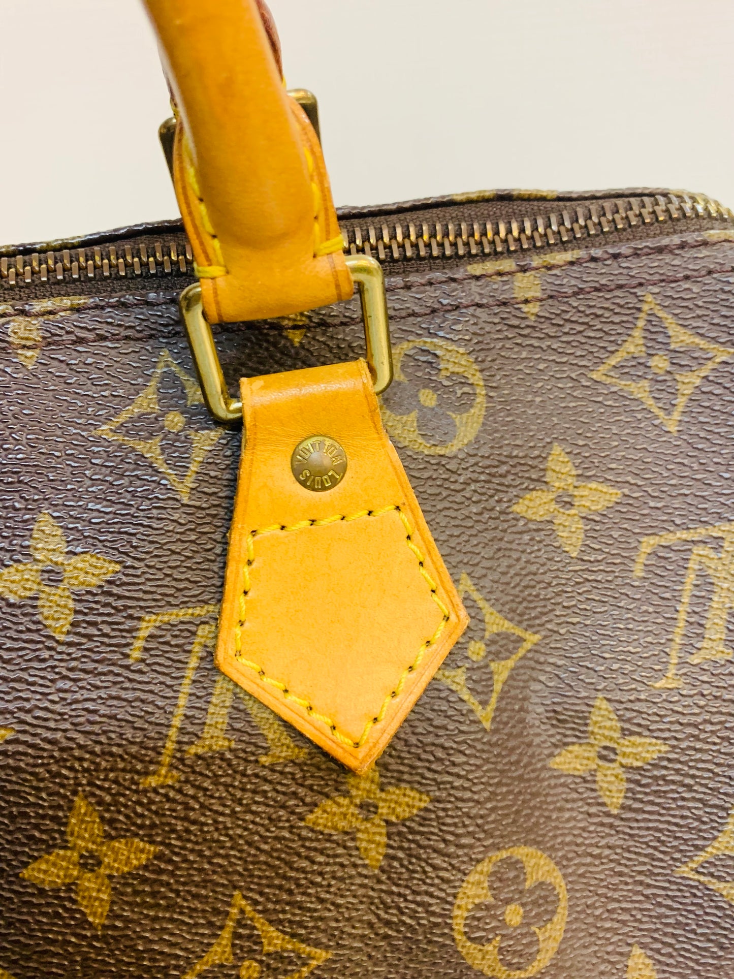 LOUIS VUITTON Speedy 30