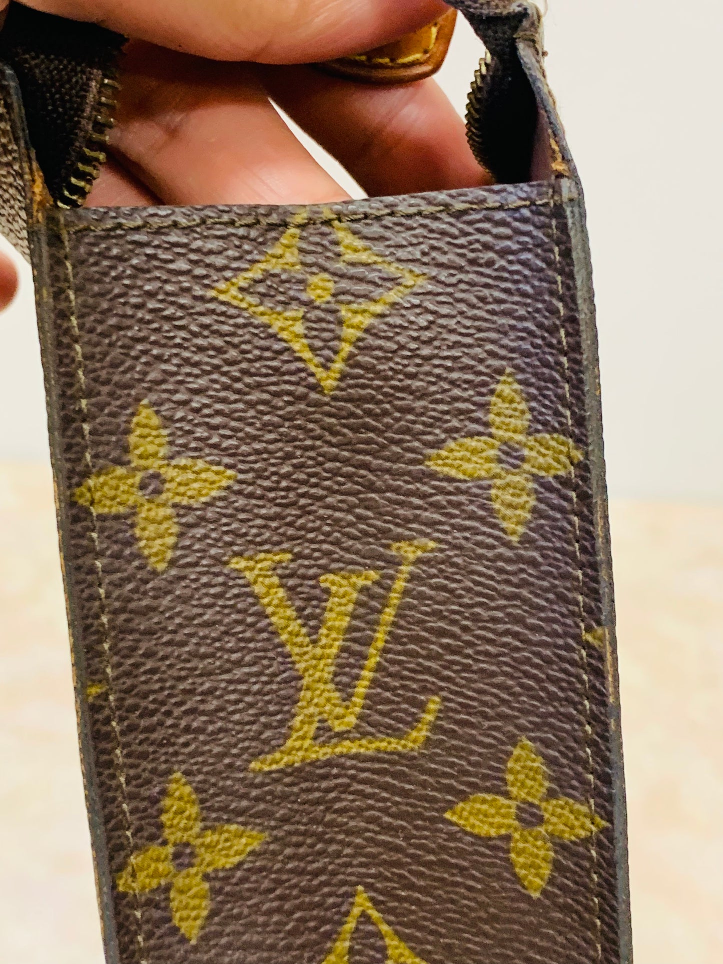 LOUIS VUITTON Toiletry 26 Monogram