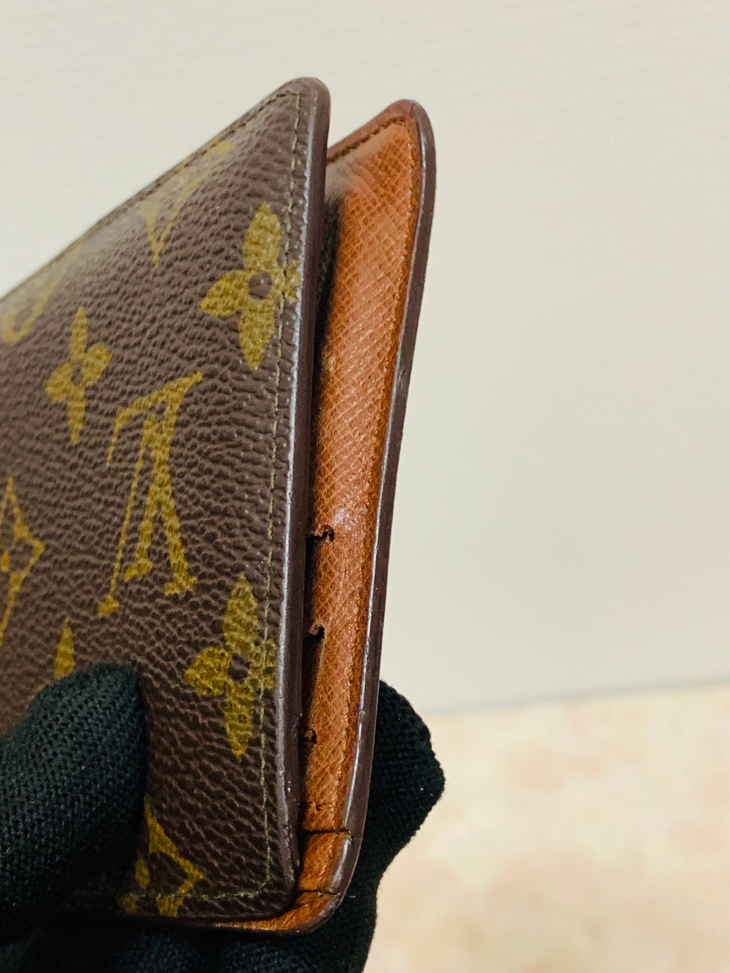 LOUIS VUITTON Vintage Bi-fold mens wallet
