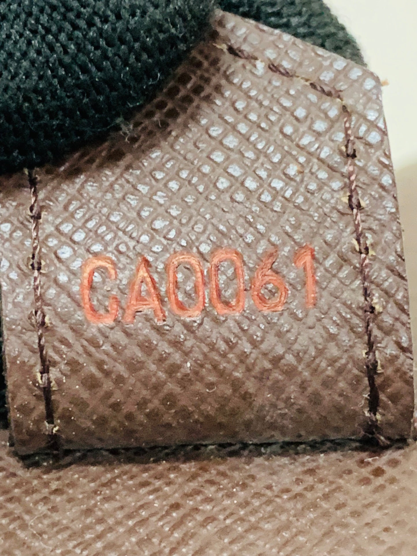 LOUIS VUITTON Trousse Toilette Pochette DE