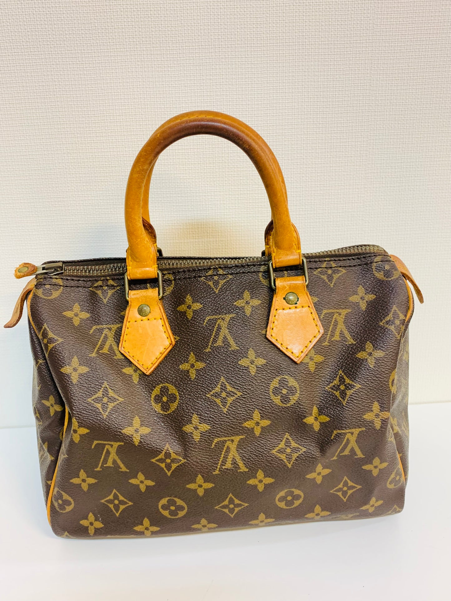 LOUIS VUITTON Speedy 25