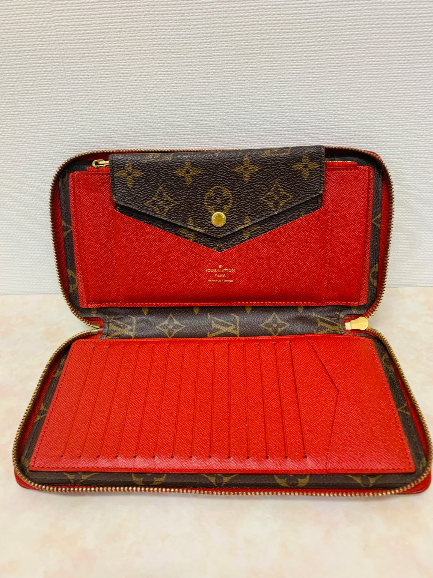 LOUIS VUITTON Retiro Wallet Organizer
