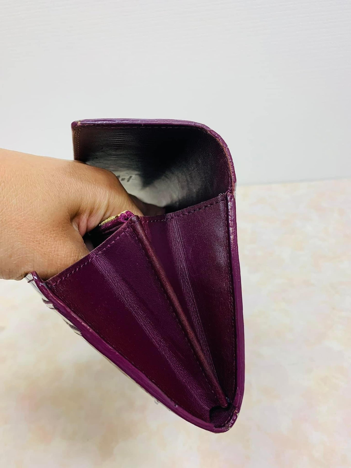 LOUIS VUITTON VERNIS SARAH WALLET