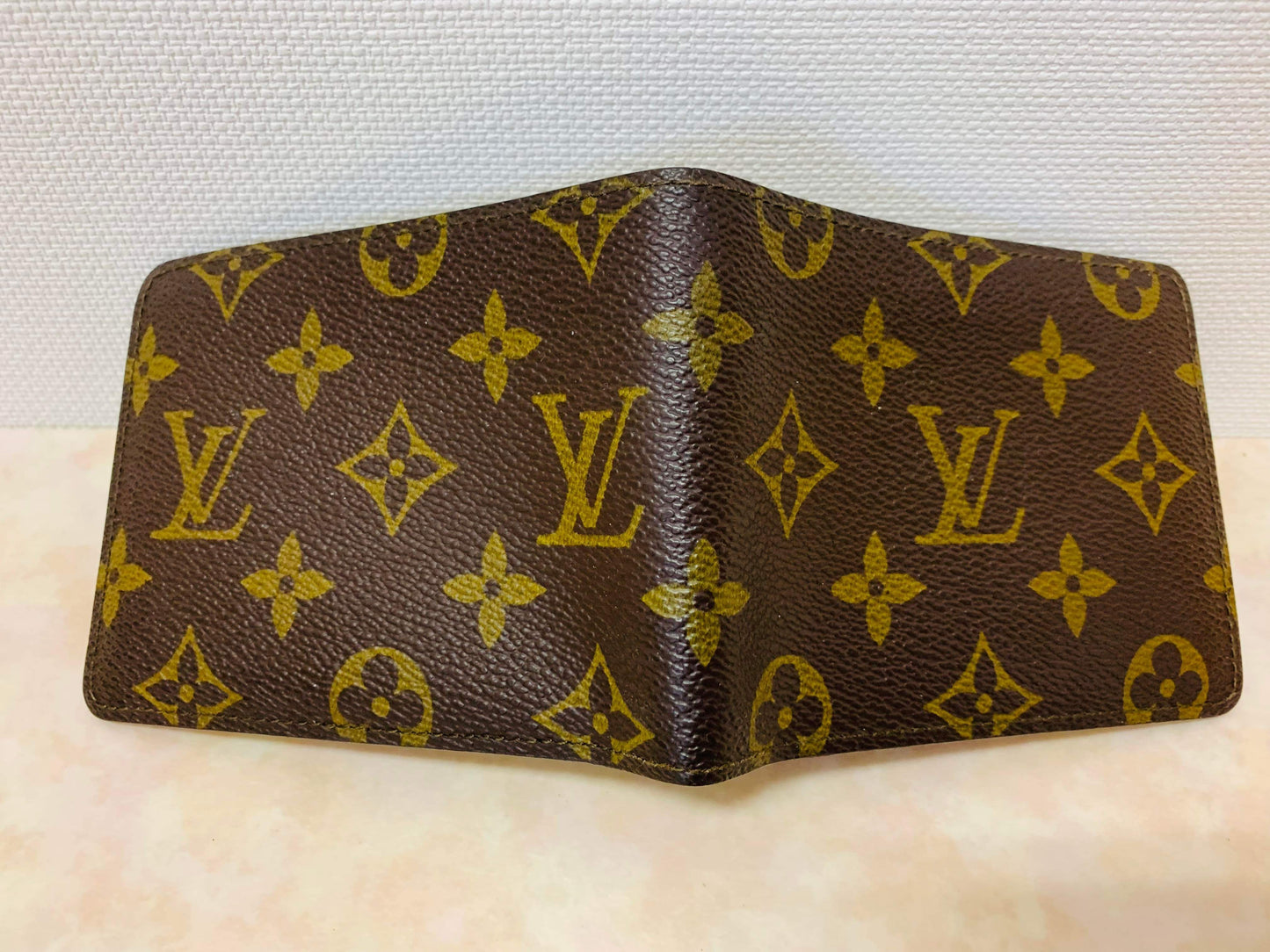 LOUIS VUITTON Vintage Bi-fold mens wallet