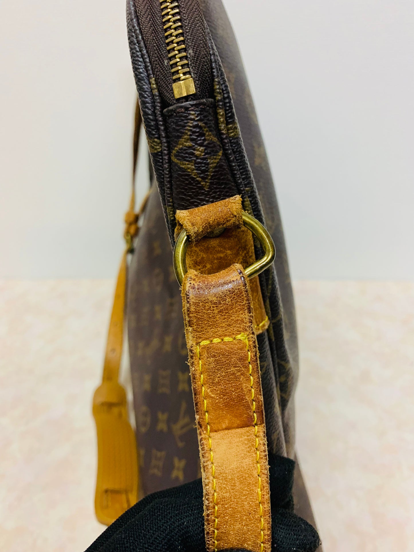 LOUIS VUITTON SAC BALLAD