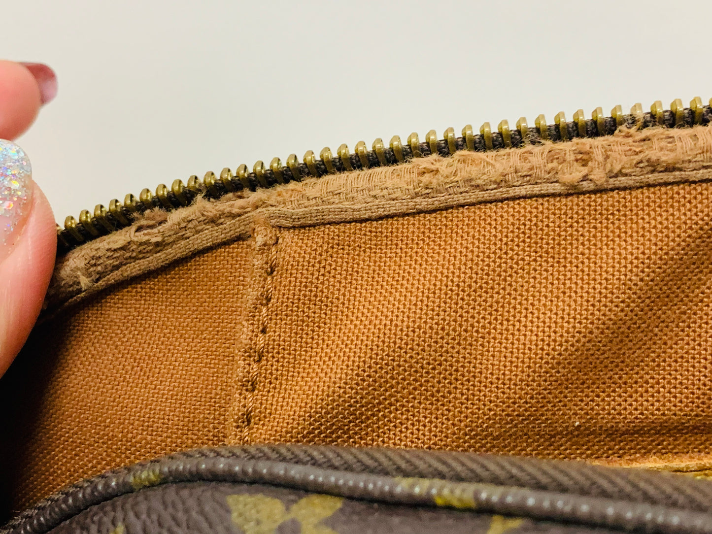 LOUIS VUITTON SAC BALLAD