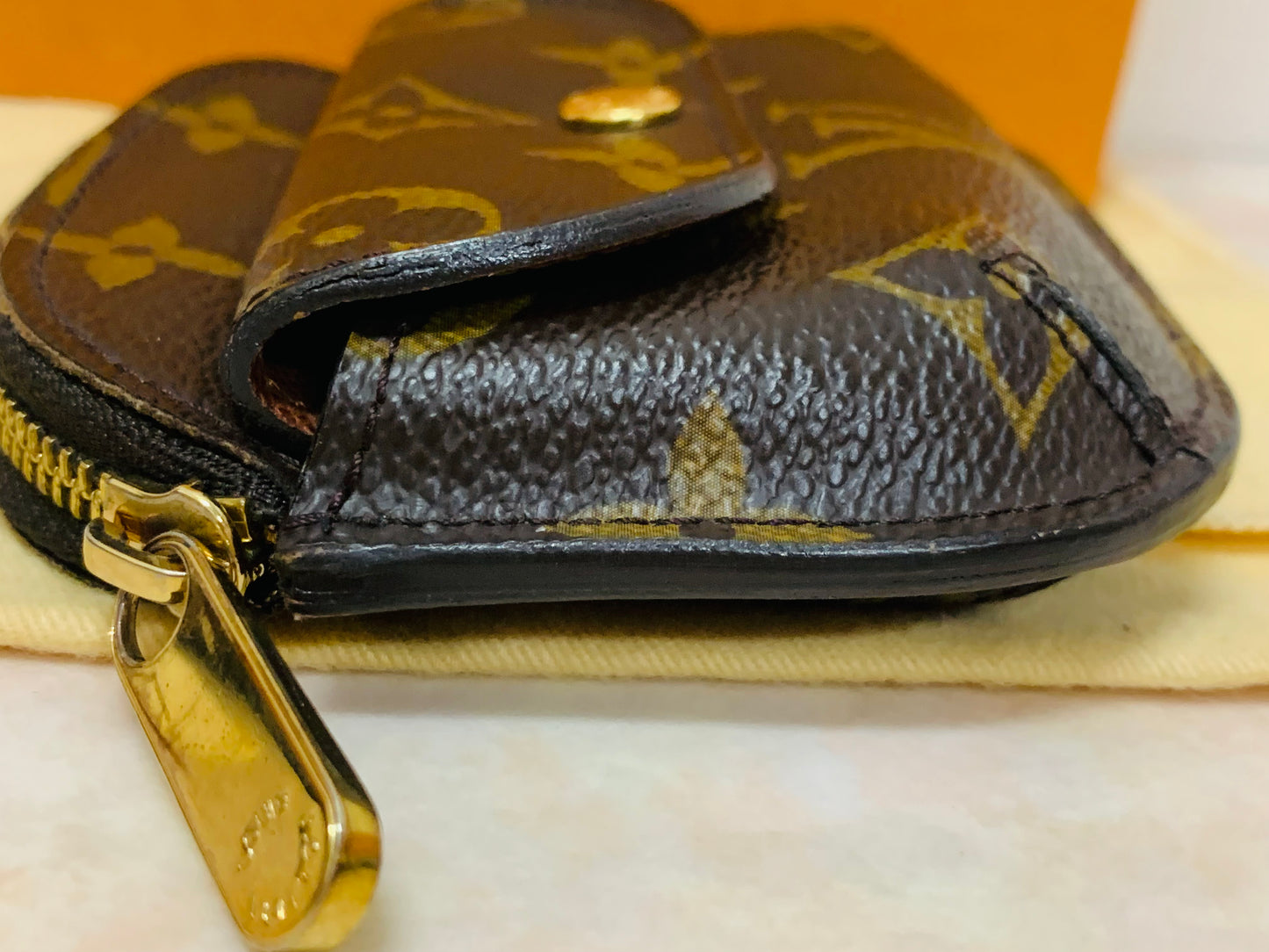 LOUIS VUITTON Porte Monnaie Shilling Coin Purse
