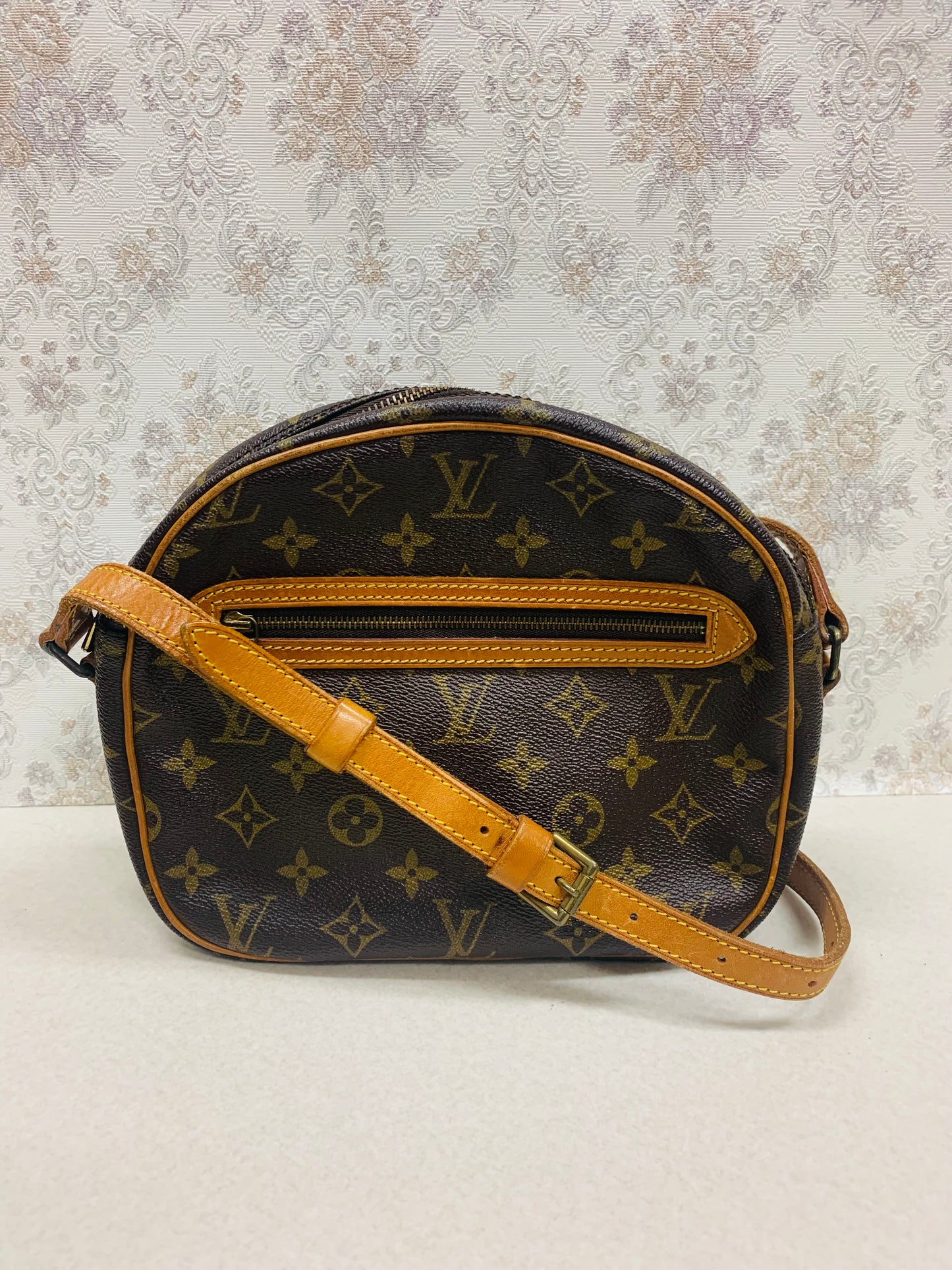 Louis Vuitton Monogram Senlis
