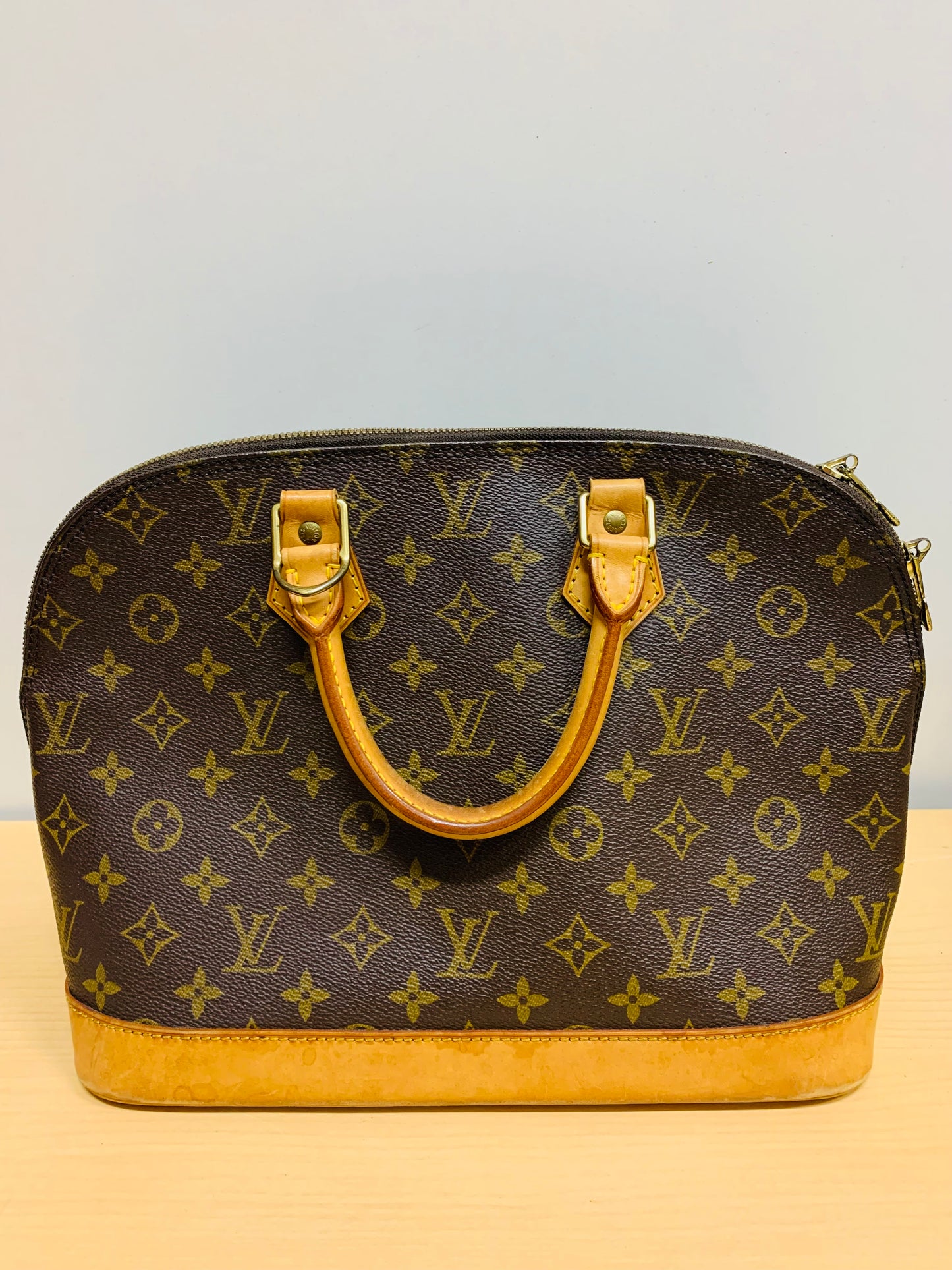 LOUIS VUITTON Alma PM Monogram