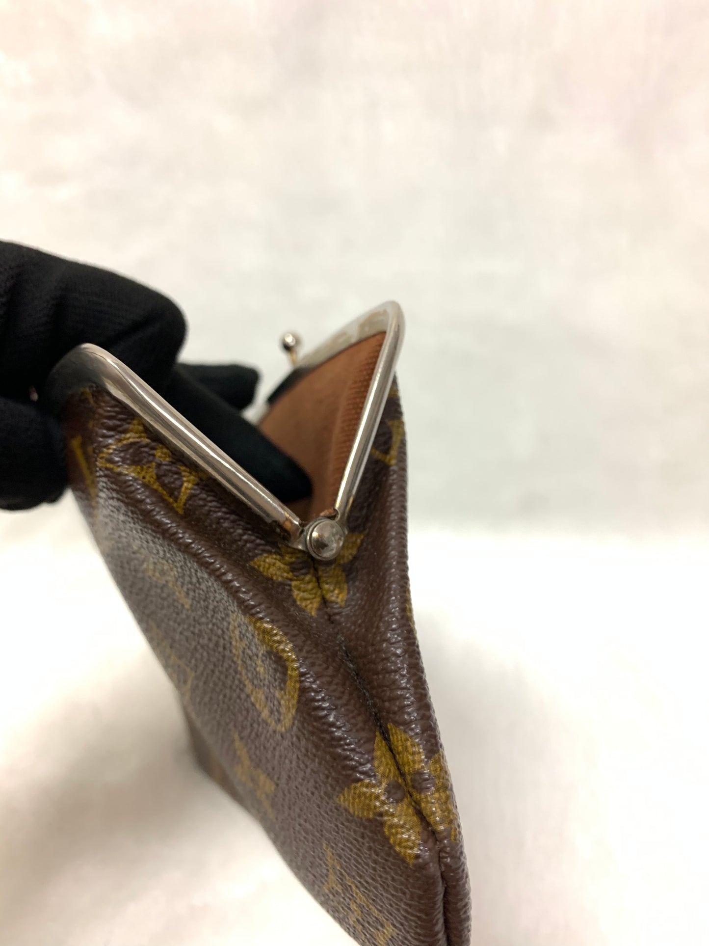 LOUIS VUITTON  Vintage Kisslock Pouch