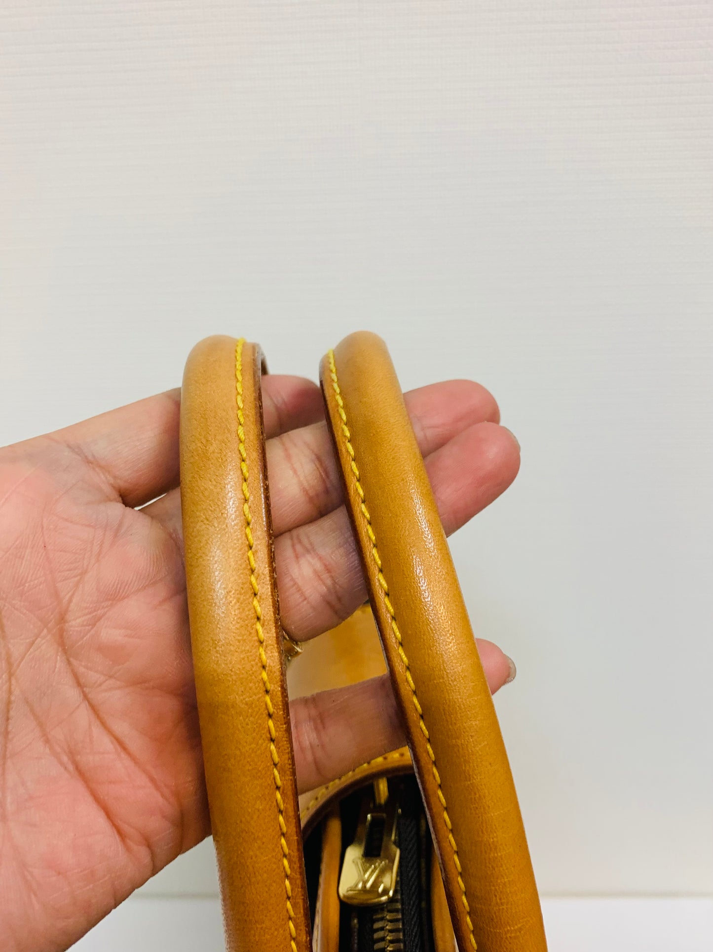 LOUIS VUITTON RIVOLI