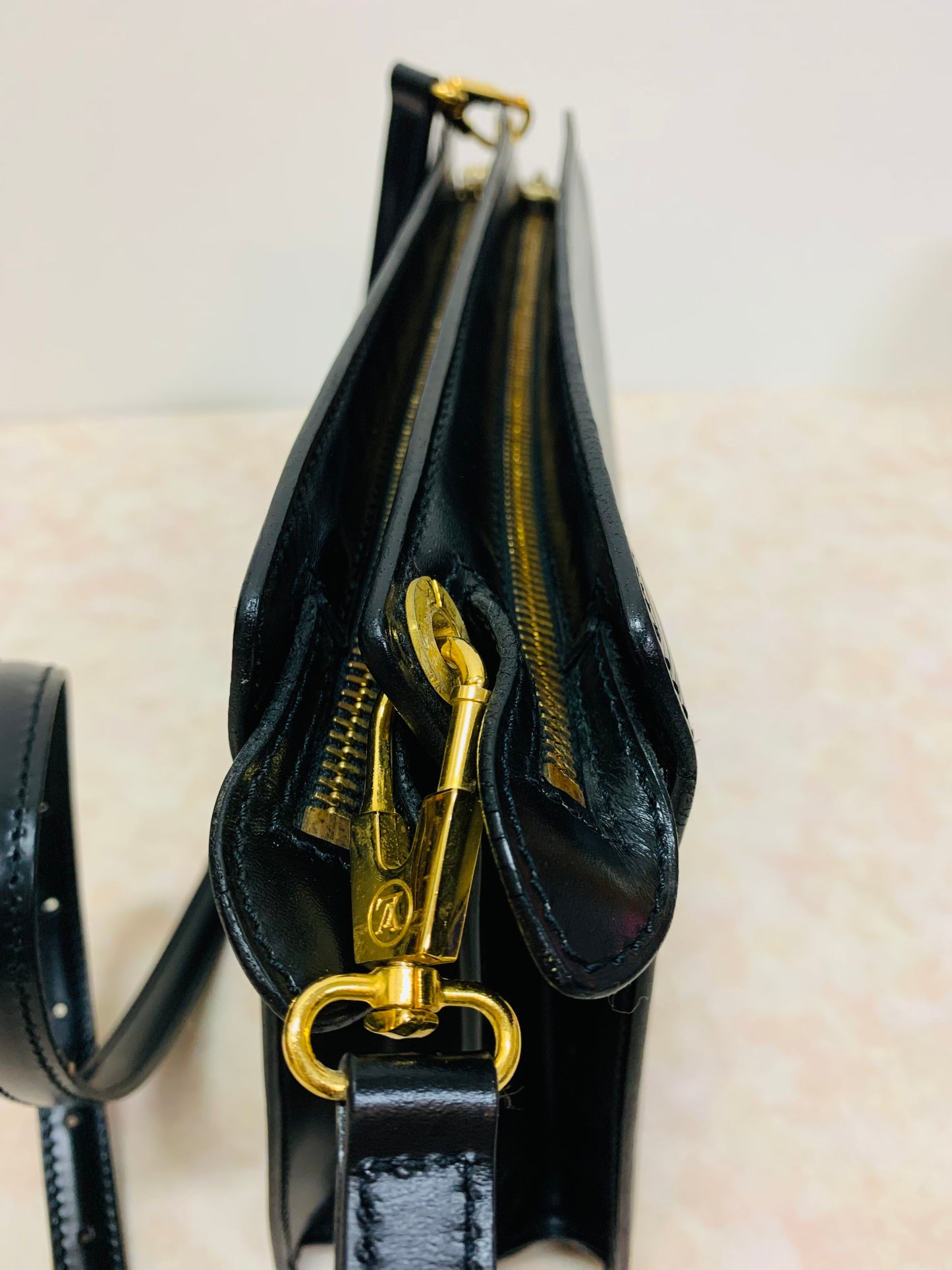 LOUIS VUITTON Epi Noir Enghien Shoulder/clutch bag