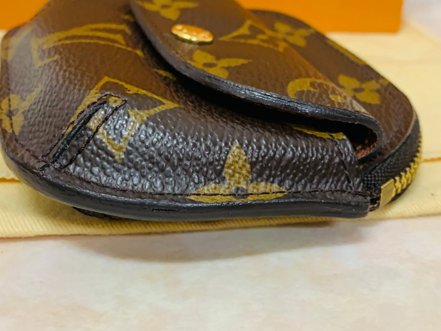 LOUIS VUITTON Porte Monnaie Shilling Coin Purse