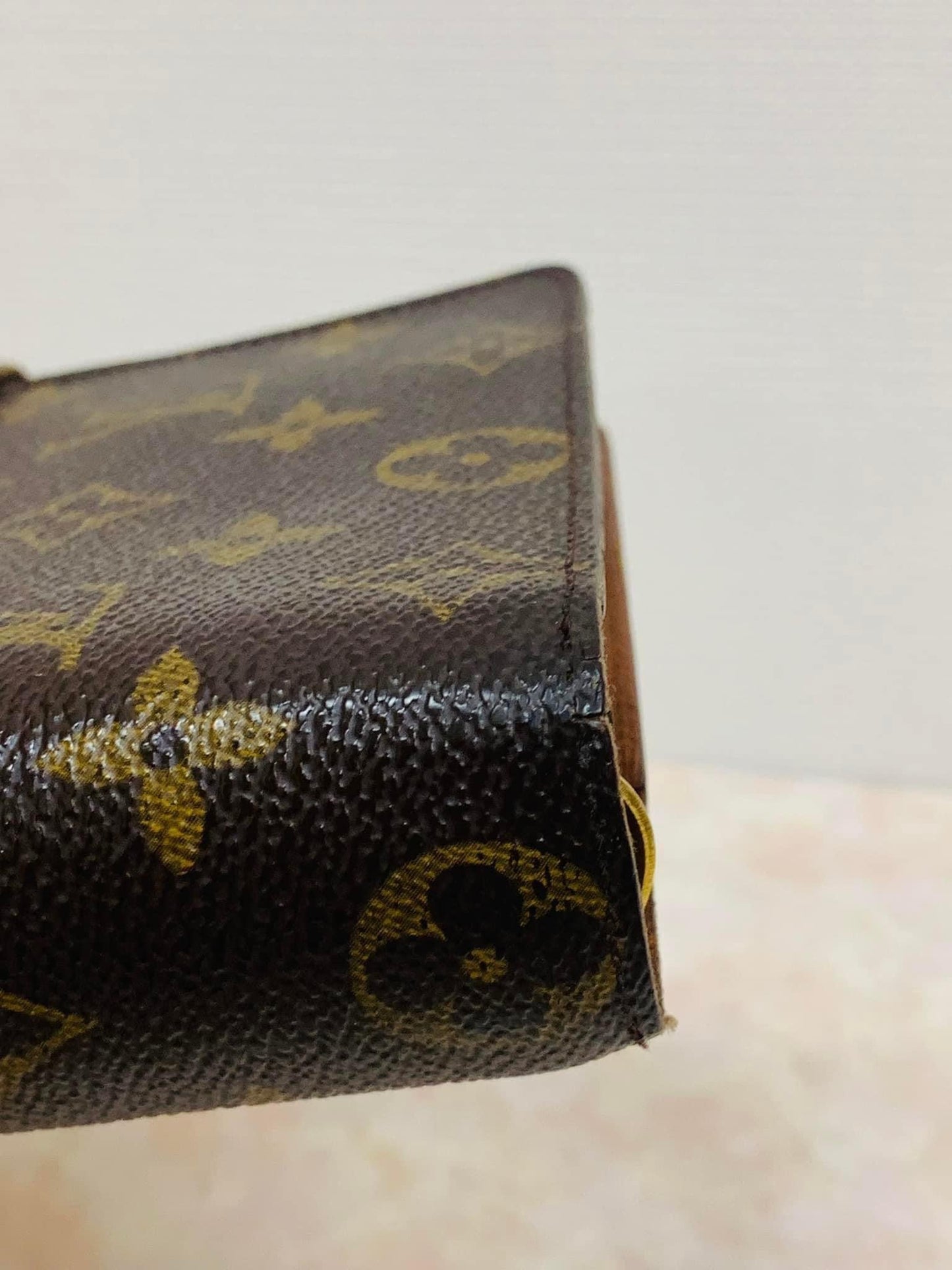 AUTHENTIC LOUIS VUITTON Agenda MM Monogram