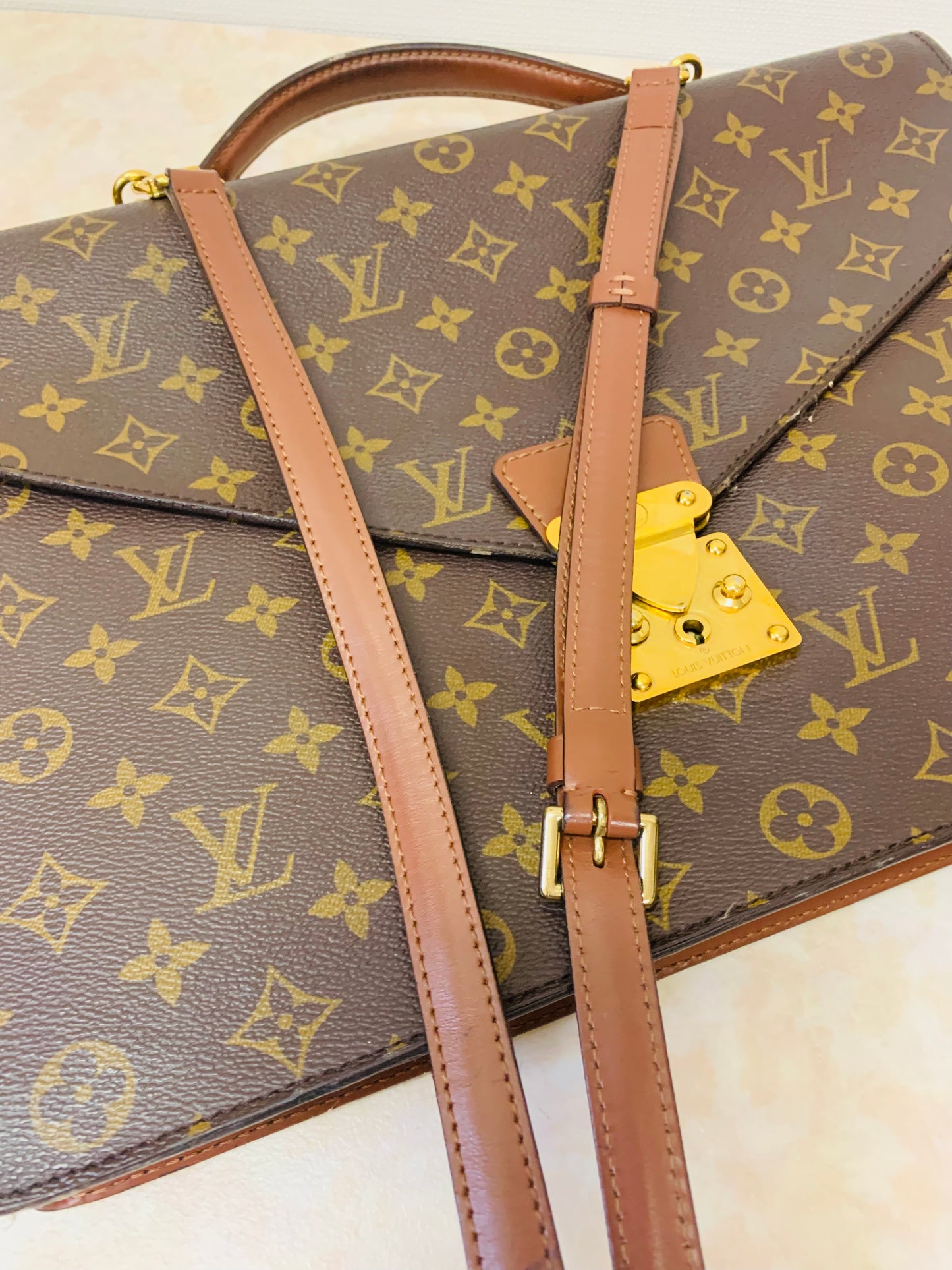 LOUIS VUITTON PORTE DOCUMENTS BUSINESS BAG