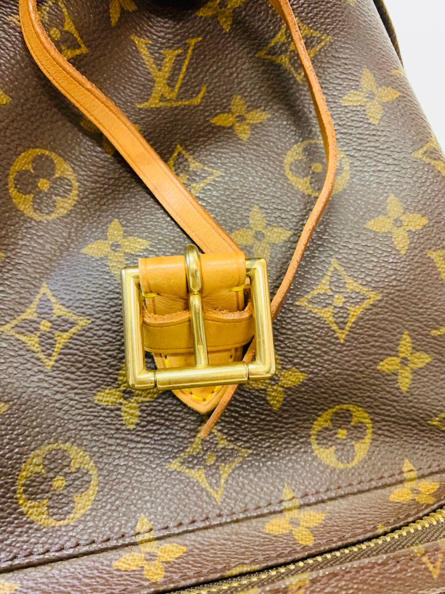 LOUIS VUITTON MONTSOURIS GM