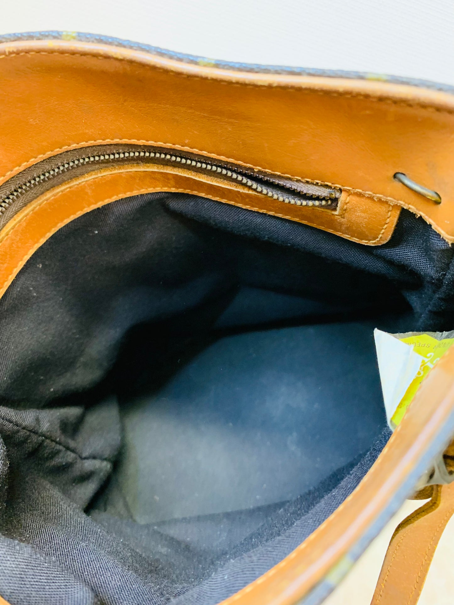 LOUIS VUITTON Bucket PM French Company